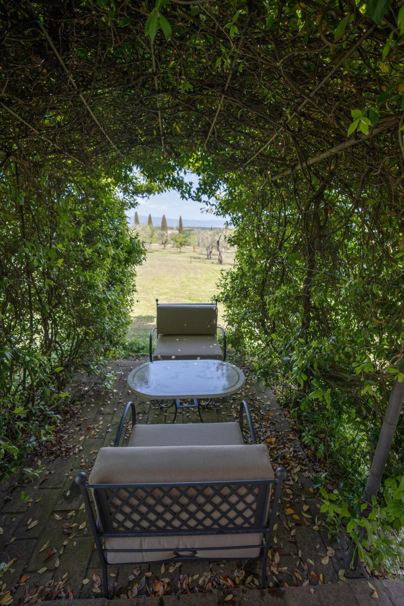 Equo Suites Petrignano Del Lago Eksteriør billede